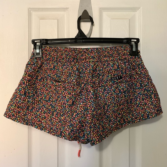Roxy Shorts - Picture 3 of 4